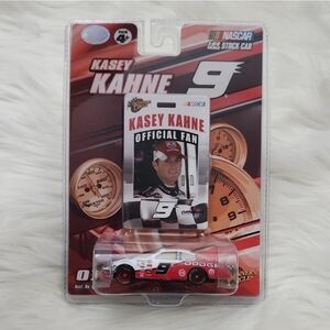 Kasey Kahne #9 NASCAR 1:64 Scale Stock Car Die-Cast Car 2007